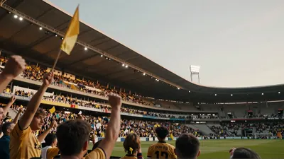 Albirroja celebra llegada triunfal y abraza a sus seguidores