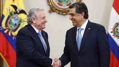 Santiago Peña llega a Ecuador para fortalecer la cooperación con Daniel Noboa